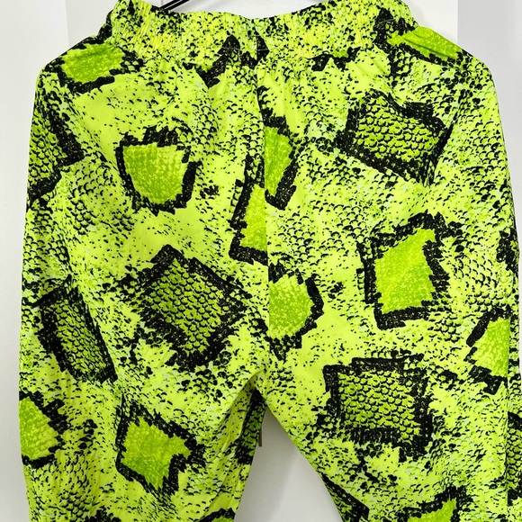 FASHION NOVA neon pants - Picture 3 of 4